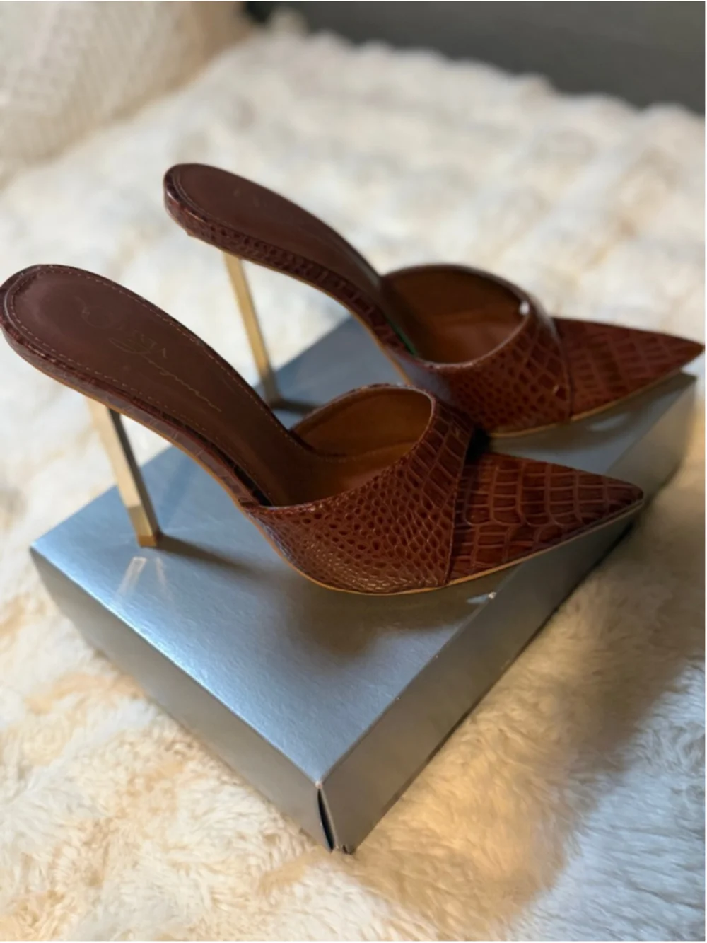 Preowned, Olivia Jaymes stiletto mules,pointed toe, croc embossed, brown , 8.5